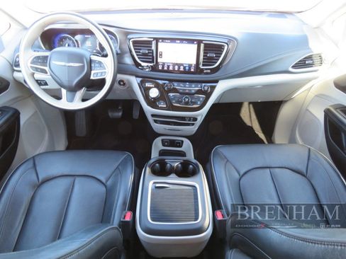 Used 2019 Chrysler Pacifica Limited w/ Tire & Wheel Group image 22