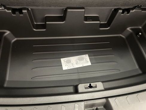 Used 2022 Chevrolet Traverse LT image 26