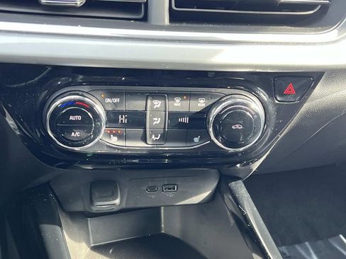 Used 2025 Chevrolet Trax LT w/ Driver Confidence Package image 20