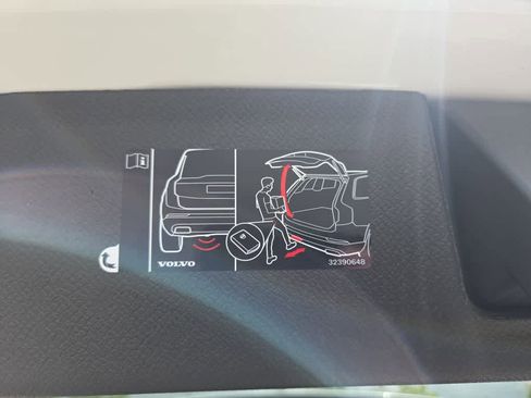 Used 2025 Volvo XC90 T8 Ultra w/ Protection Package Premier image 8