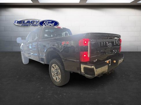 Used 2025 Ford F350 Lariat w/ Lariat Ultimate Package image 3