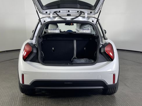 New 2026 MINI Cooper 2-Door Hardtop image 8