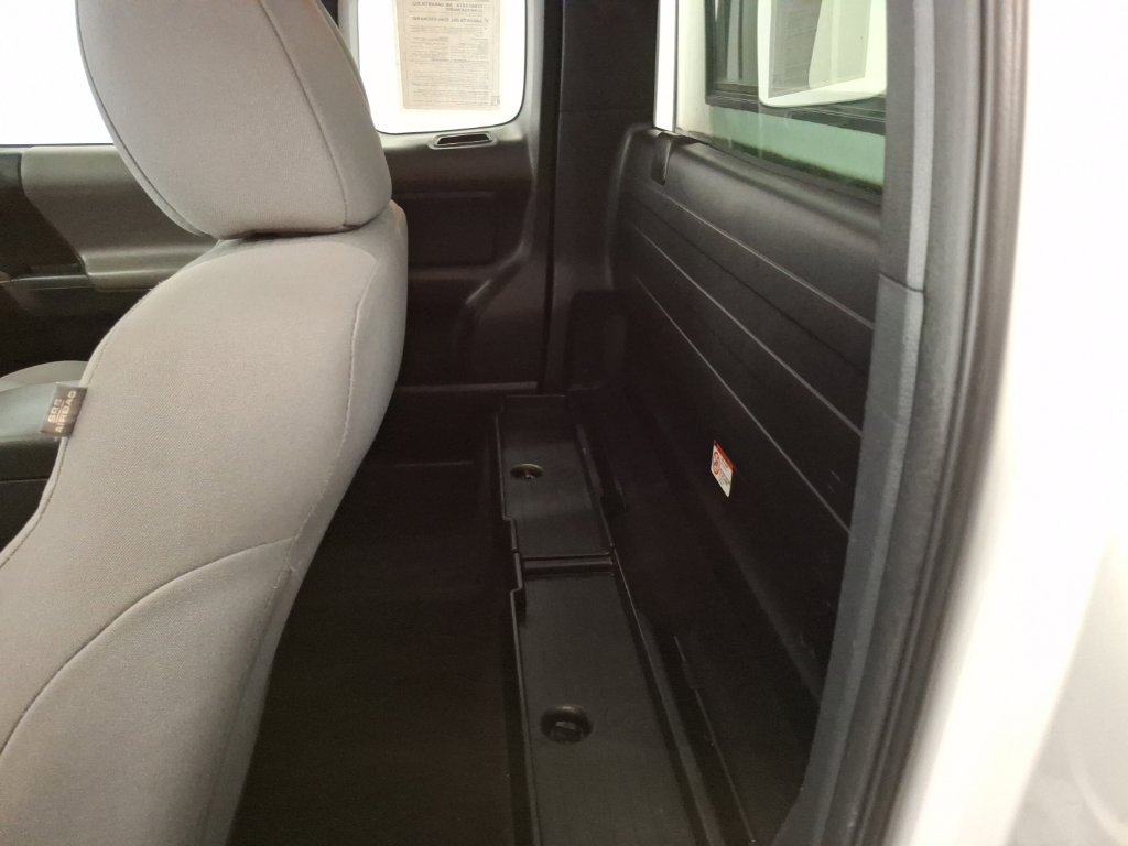 Used 2017 Toyota Tacoma SR RWD image 9