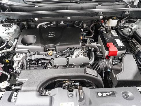 Certified 2021 Toyota RAV4 XLE FWD image 28