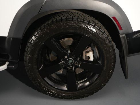 Used 2023 Land Rover Defender 130 X-Dynamic SE AWD/4WD image 59