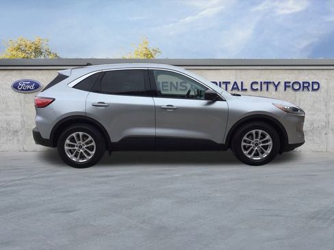 Used 2022 Ford Escape SE image 4