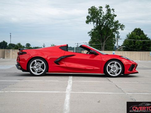Used 2023 Chevrolet Corvette Stingray Preferred Cpe w/ Z51 Performance Package RWD image 2