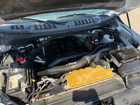Used 2015 Ford F150 Lariat w/ Equipment Group 502A Luxury AWD/4WD image 35