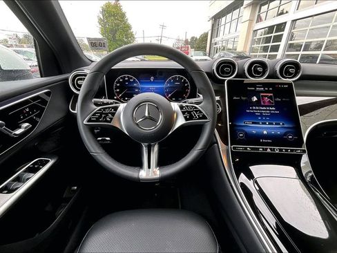 Used 2026 Mercedes-Benz GLC 300 4MATIC image 5