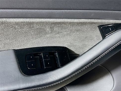 Used 2019 Tesla Model 3 Long Range image 18