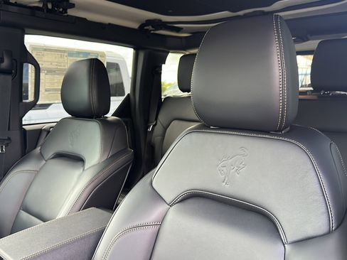 New 2025 Ford Bronco Badlands w/ Sasquatch Package AWD/4WD image 14