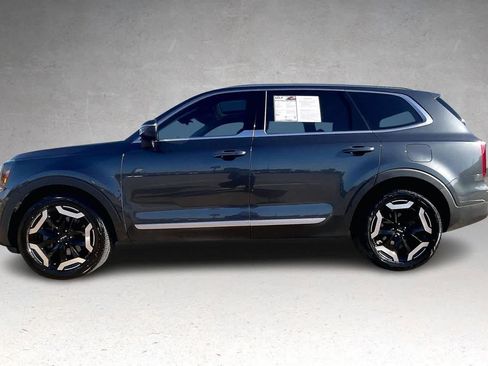 Used 2023 Kia Telluride S w/ S Sunroof Package image 3