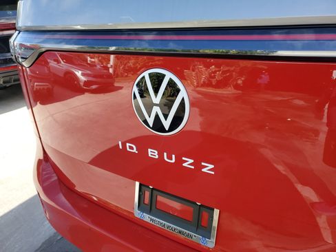 New 2025 Volkswagen ID. Buzz Pro S Plus image 6