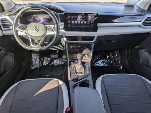 Used 2025 Volkswagen Taos SE image 24