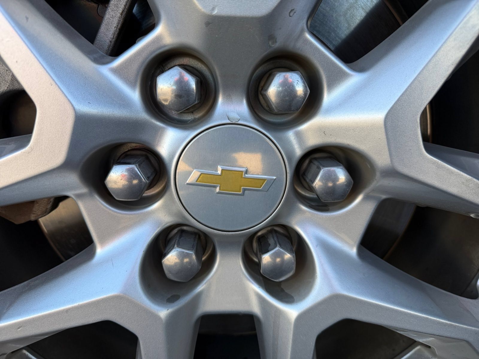 Used 2020 Chevrolet Traverse LS AWD/4WD image 32