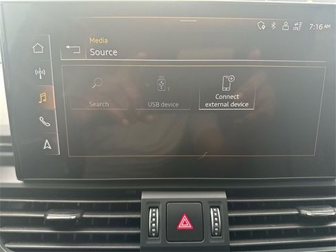 Used 2023 Audi Q5 2.0T Premium w/ Convenience Package image 17