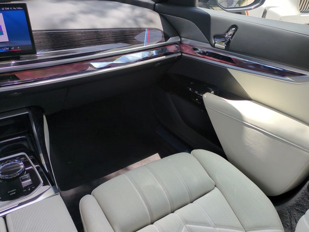 New 2026 BMW 740i xDrive AWD/4WD image 17