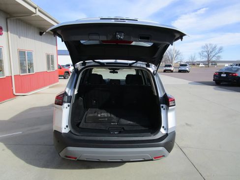 Used 2022 Nissan Rogue SV AWD/4WD image 22