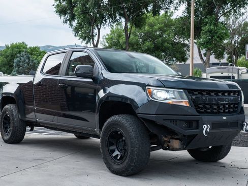 Used 2018 Chevrolet Colorado LT w/ Luxury Package, Chrome AWD/4WD image 9