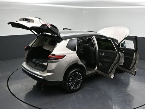 New 2026 Nissan Rogue Platinum w/ Tech Package image 30