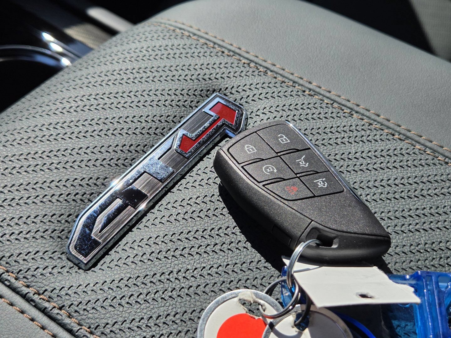 New 2026 GMC Yukon AT4 w/ AT4 Premium Plus Package AWD/4WD image 44