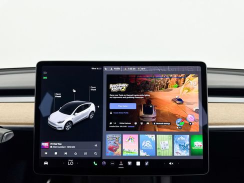 Used 2022 Tesla Model Y Long Range AWD/4WD image 5
