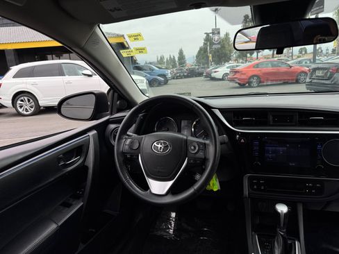 Used 2019 Toyota Corolla SE w/ Carpet Mat Package (TMS) FWD image 17