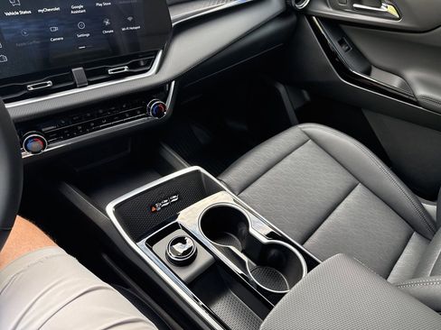 New 2026 Chevrolet Equinox LT w/ Convenience Package II image 28