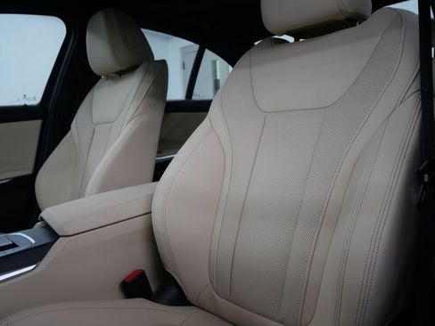 Used 2025 BMW 330i Sedan w/ Premium Package image 12