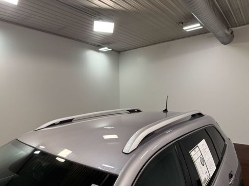 Used 2019 Jeep Cherokee Latitude w/ Comfort & Convenience Group AWD/4WD image 42