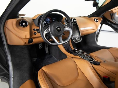 Used 2023 McLaren GT image 14