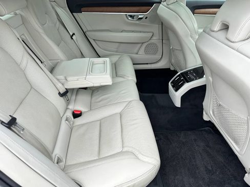 Used 2020 Volvo S90 T6 Inscription image 18