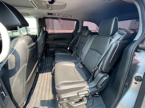 Used 2022 Honda Odyssey Touring image 12