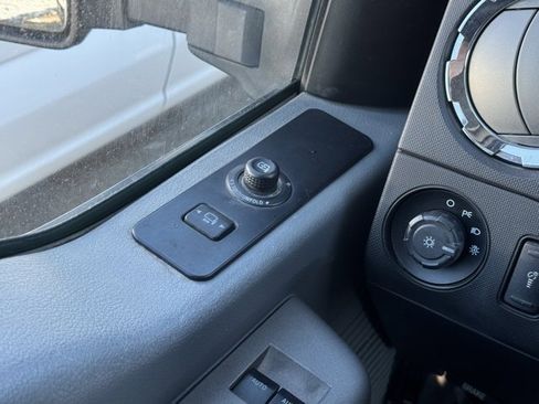 Used 2015 Ford F250 XLT w/ XLT Interior Package image 29