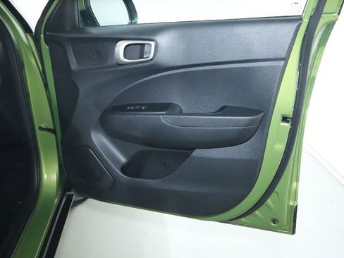Used 2023 Hyundai Venue SEL FWD image 36