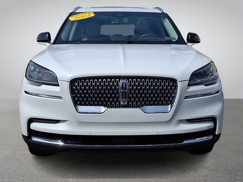 Used 2023 Lincoln Aviator Reserve w/ Equipment Group 201A image 2