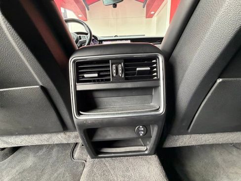 Used 2021 Porsche Cayenne AWD/4WD image 25