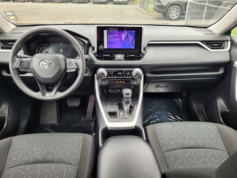 Used 2024 Toyota RAV4 XLE AWD/4WD image 17