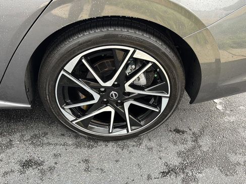 Used 2024 Nissan Sentra SR w/ SR Premium Package image 33