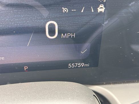 Used 2024 Buick Encore GX Sport Touring image 3