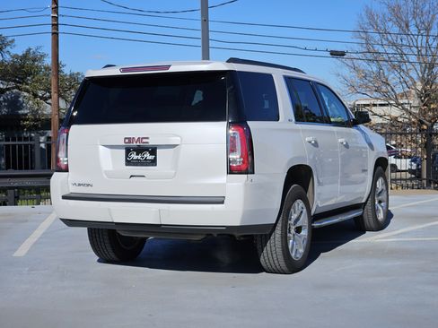 Used 2017 GMC Yukon SLT w/ Open Road Package image 9