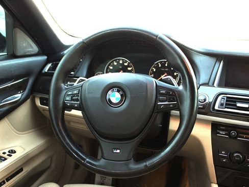 Used 2015 BMW 750Li image 18