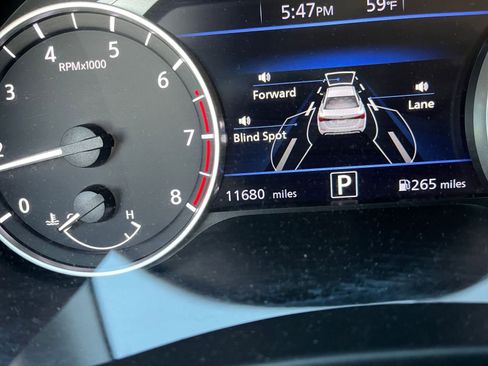 Used 2025 Nissan Sentra SV image 38