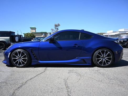 Used 2023 Toyota GR86 RWD image 5