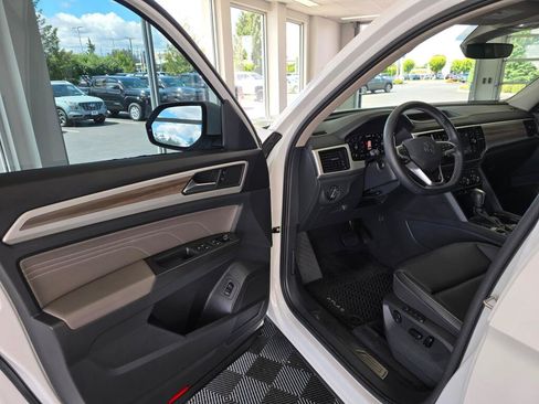 Used 2023 Volkswagen Atlas SEL AWD/4WD image 33