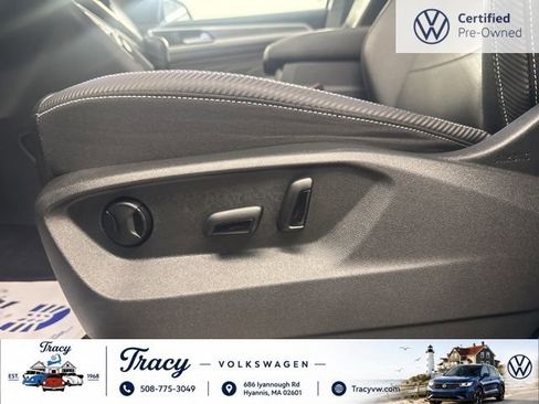 Certified 2023 Volkswagen Atlas Cross Sport SE w/ Panoramic Sunroof Package AWD/4WD image 18
