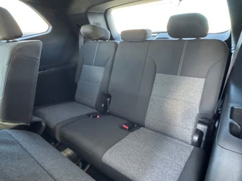 Used 2025 GMC Acadia Elevation image 17