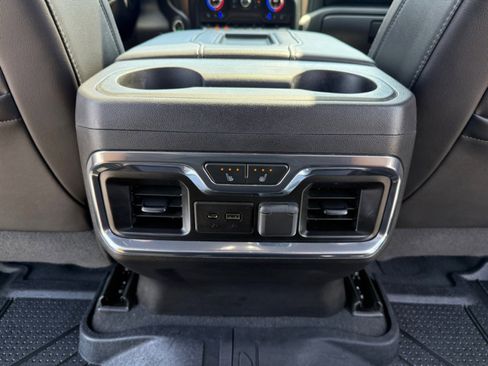 Used 2019 Chevrolet Silverado 1500 High Country w/ Technology Package AWD/4WD image 34