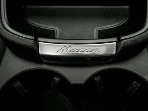 Used 2024 Porsche Macan Turbo AWD/4WD image 17