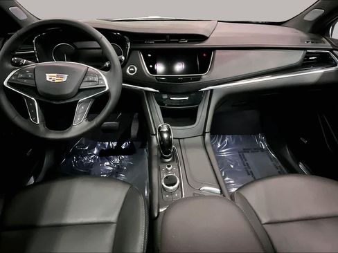 Used 2025 Cadillac XT5 Premium Luxury AWD/4WD image 6